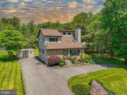 179 Chippewa Trl, Albrightsville, PA 18210