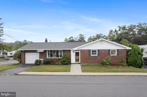 251 W Ludlow St, Summit Hill, PA 18250