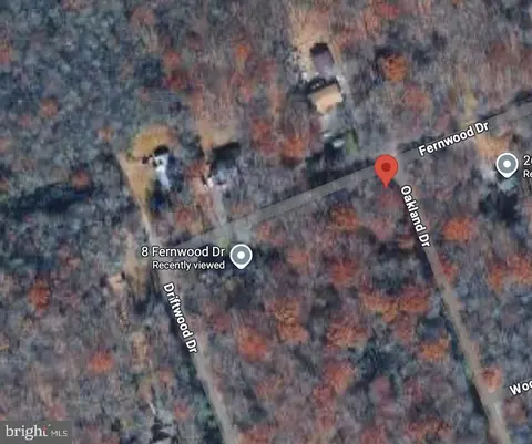Oakland Drive, Lake Harmony, PA 18624