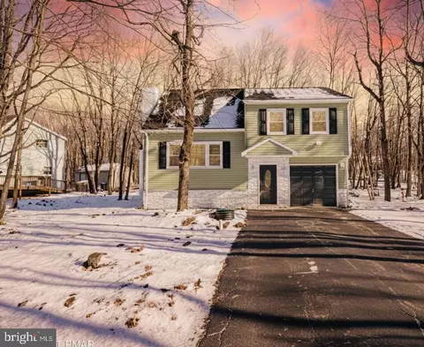 64 Shawnee Trl, Albrightsville, PA 18210