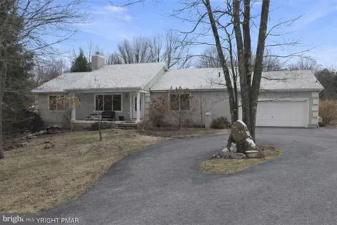 130 Brittany Dr, Albrightsville, PA 18210