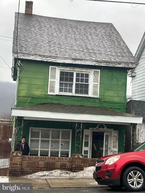 239 E Patterson St, Lansford, PA 18232