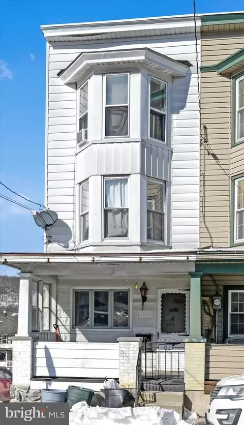 601 E Bertsch St, Lansford, PA 18232