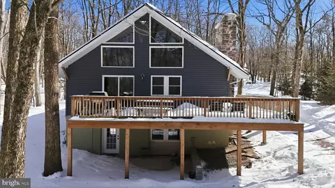 11 Skye Dr, Lake Harmony, PA 18624