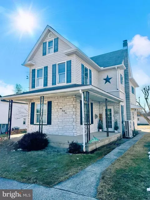 194 N 7th St, Lehighton, PA 18235