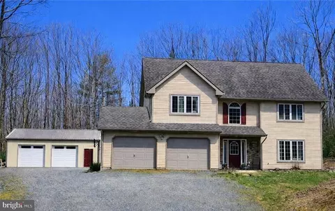 67 Forest Lake Dr, Jim Thorpe, PA 18229