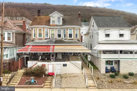 125 E Catawissa St, Nesquehoning, PA 18240