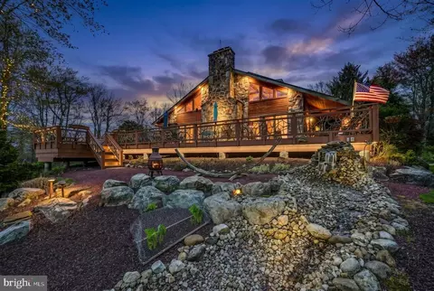 18 Hazlewood, Lake Harmony, PA 18624