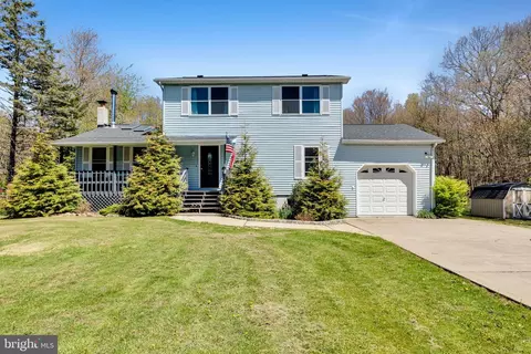 97 Autumn Ln, Jim Thorpe, PA 18229