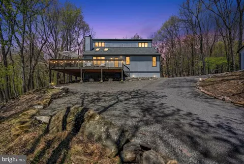 25 Arciel Dr, Albrightsville, PA 18210