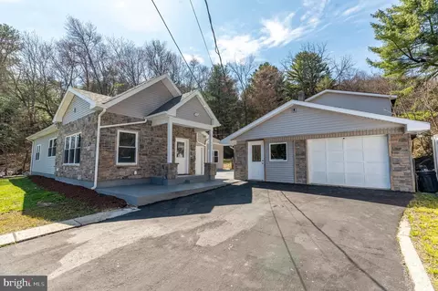 601 Fireline Rd, Palmerton, PA 18071