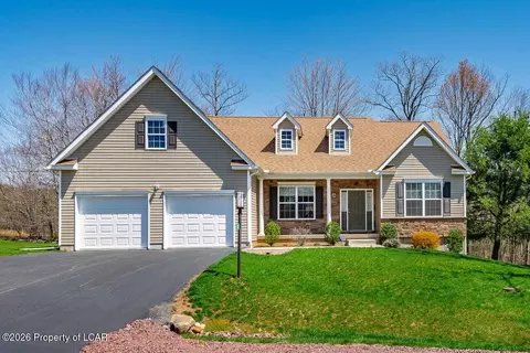309 Golden Oaks Dr, White Haven, PA 18661