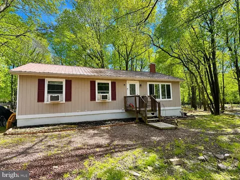 122 Hunter Ln, Albrightsville, PA 18210