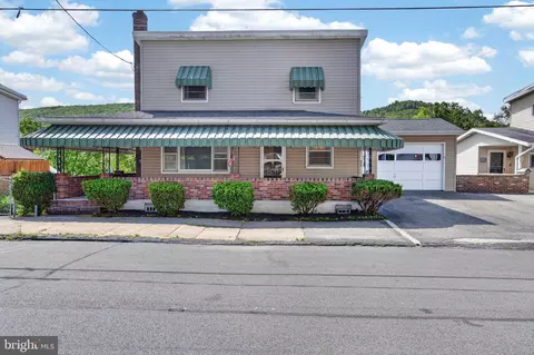 128 W Columbus Ave, Nesquehoning, PA 18240