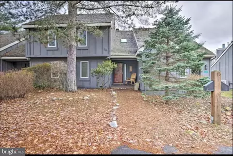 306 Snow Ridge Cir, Lake Harmony, PA 18624