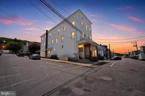 200 W 202 W Bertsch St, Lansford, PA 18232