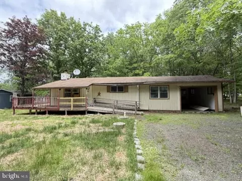 10 Cedar Ln, Albrightsville, PA 18210