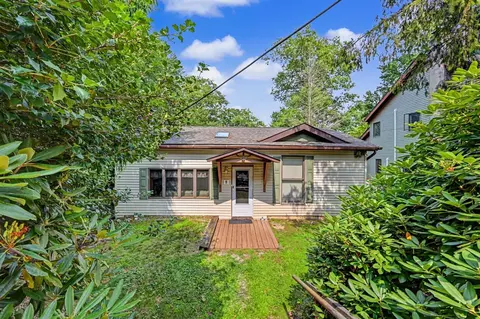 27 W Fern, Lake Harmony, PA 18624