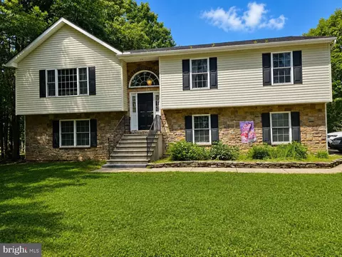 1145 Stagecoach Rd W, Lehighton, PA 18235