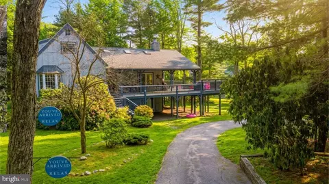 119 N Lake Dr, Lake Harmony, PA 18624