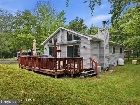 10 Lenape Trl, Albrightsville, PA 18210