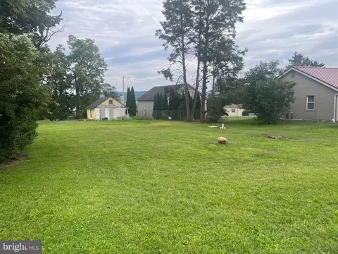 457 N 8th St N, Lehighton, PA 18235