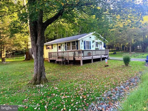 76 Woodland Rd, Albrightsville, PA 18210