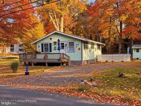 76 Woodland Rd, Albrightsville, PA 18210