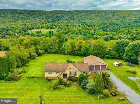 1965 Lower Smith Gap Rd, Kunkletown, PA 18058