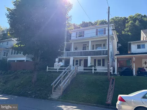421 E Railroad St, Nesquehoning, PA 18240