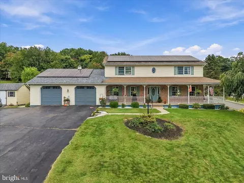 322 W 10th St, Jim Thorpe, PA 18229