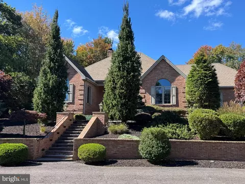 235 Wolf Hollow Rd, Lake Harmony, PA 18624