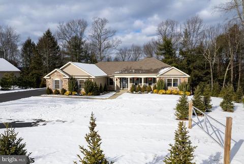 515 Johns Dr, Clearfield, PA 16830