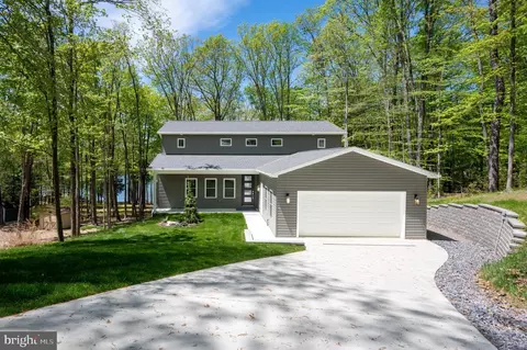 2645 Carribean Rd, Dubois, PA 15801