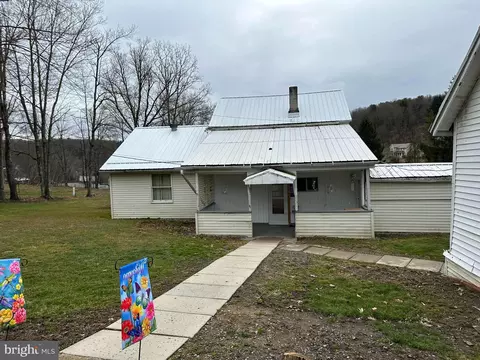 60 Mini St, Grassflat, PA 16839