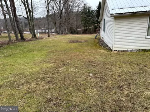 60 Mini St, Grassflat, PA 16839 photo 4