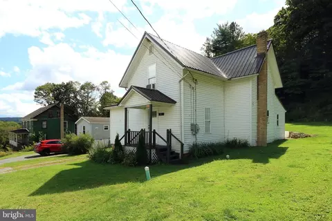 41 Thomas St, Karthaus, PA 16845