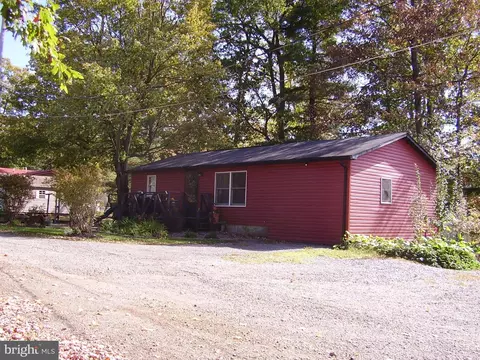 39 Douglas Ln, Morrisdale, PA 16858