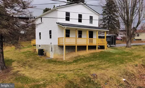 91 Whitman St, Hawk Run, PA 16840