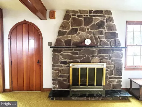 Living - 93 Pike St, Smithmill, PA 16680 photo 2 of 4