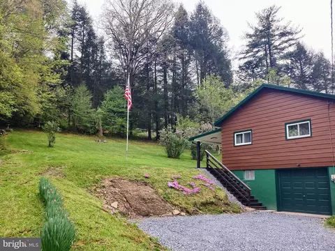 67 Oak St, Karthaus, PA 16845