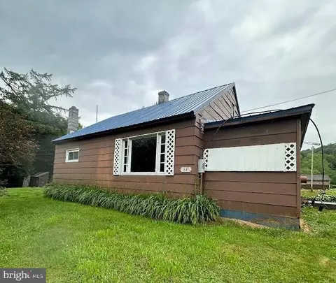 64 Railroad St, La Jose, PA 15753