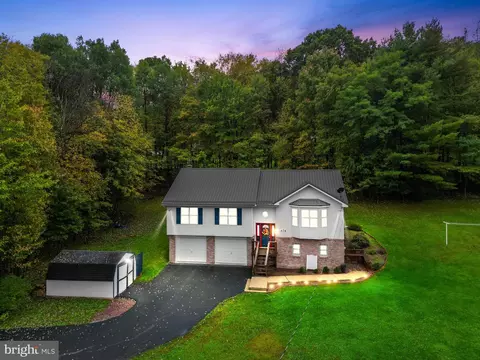 1474 Cooper Ave, Grassflat, PA 16839