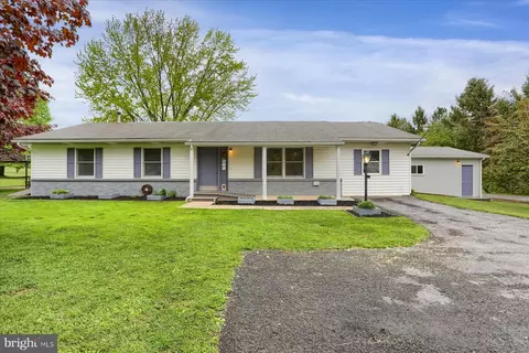 61 Pine St, Morrisdale, PA 16858