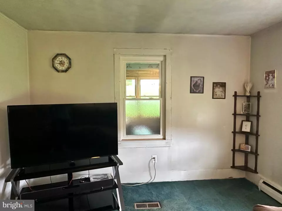 Living - 1866 Morrisdale Allport Hwy, Philipsburg, PA 16866 photo 2 of 3