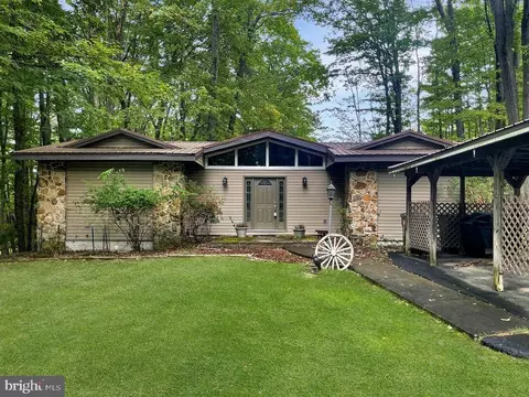 3372 Bay Rd, Dubois, PA 15801