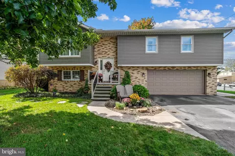 602 Cambria Dr, Clearfield, PA 16830