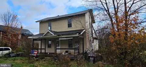 Entry Way - 68 Maple St, Burnside, PA 15721 photo 1 of 10