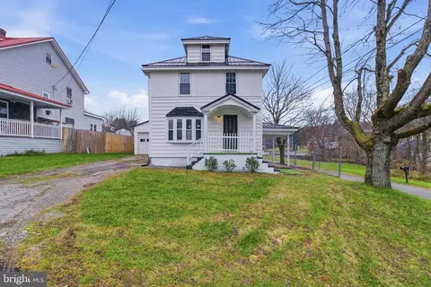 54 4th St, Madera, PA 16661