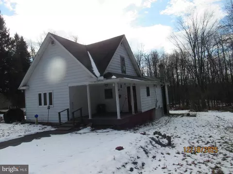 211 Gardenia Ln, Philipsburg, PA 16866